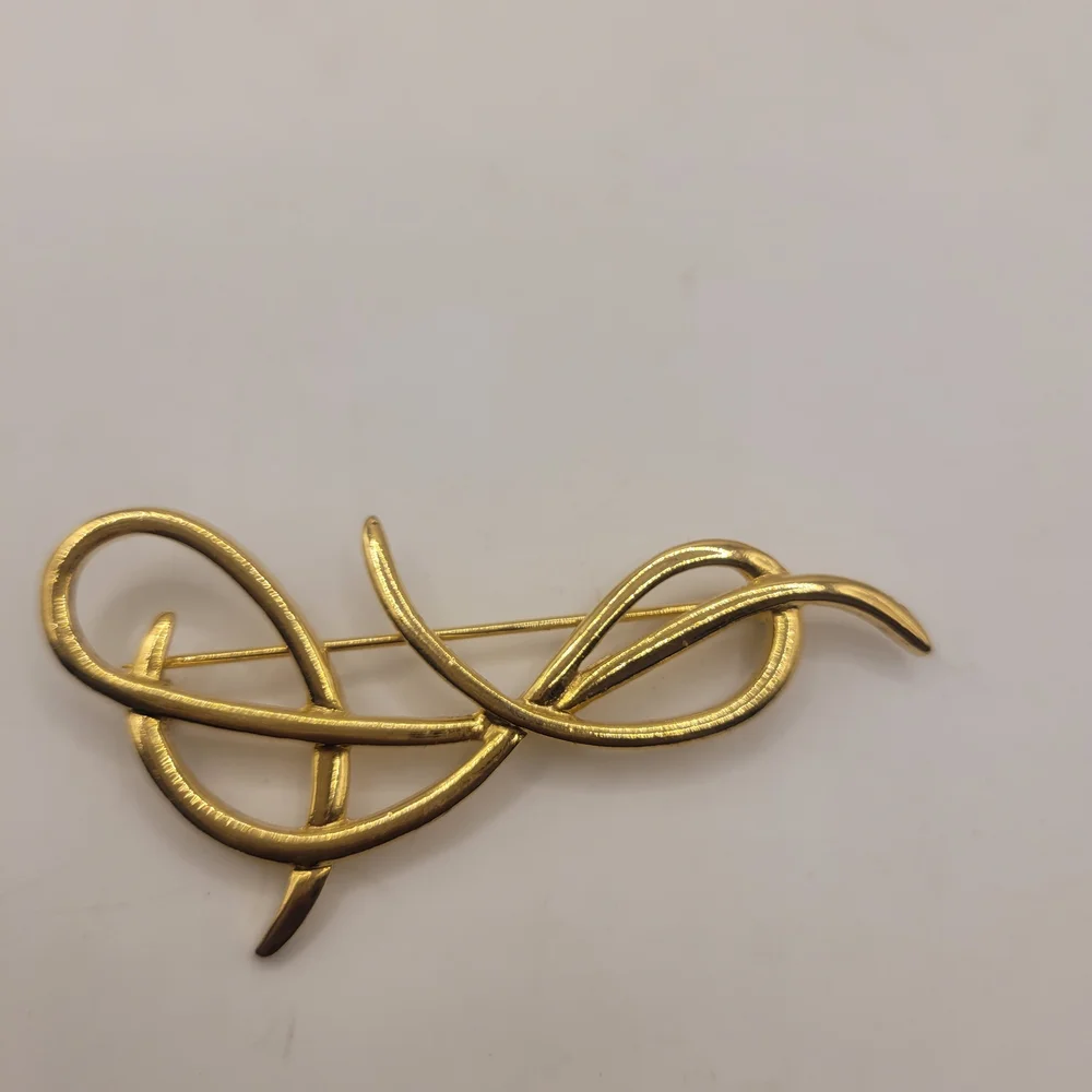 Music Symbol Gold Tone Brooch